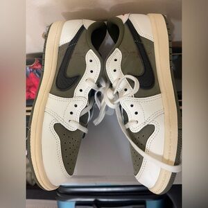 Travis Scott Jordan 1 low